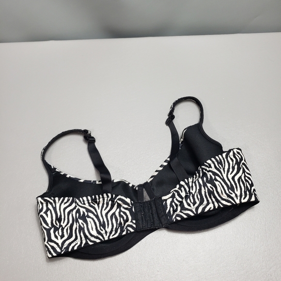 3/$15 Playtex black, white zebra print bra size 42DD - Picture 3 of 7
